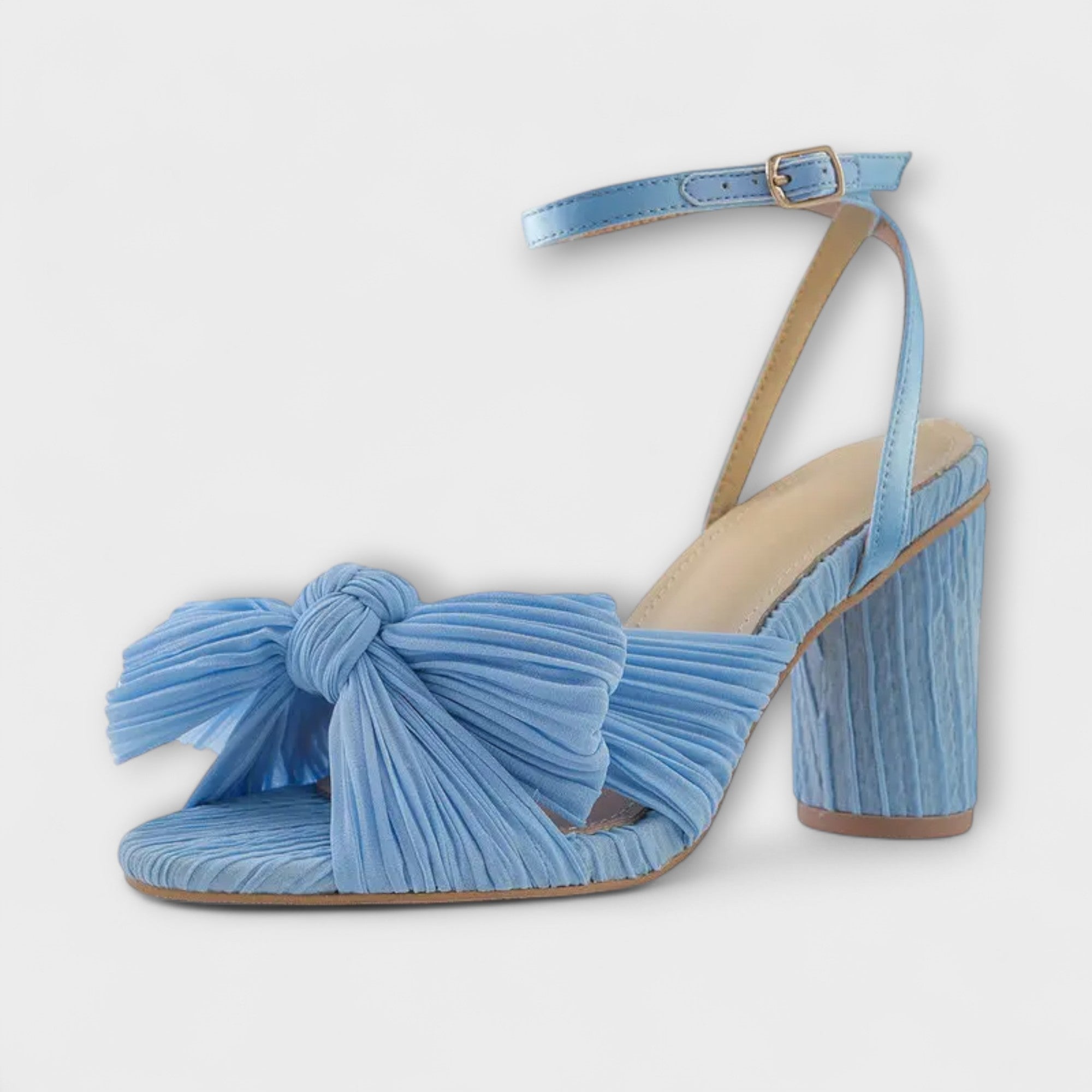 Fees - Sandals with a Big Bow