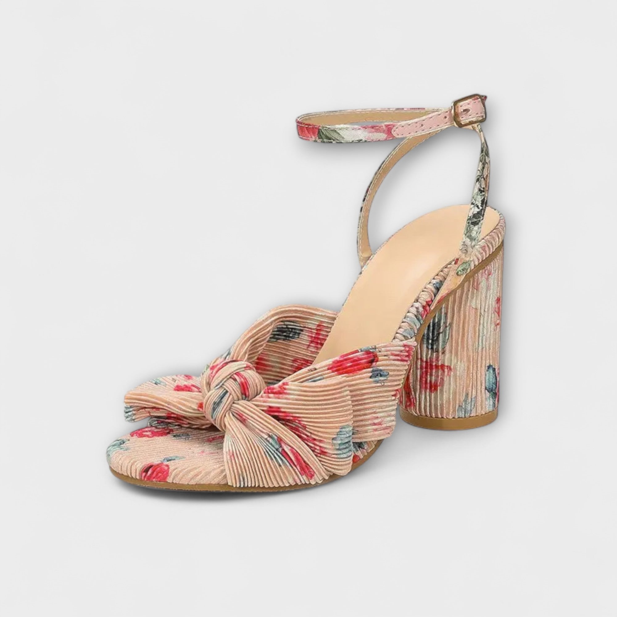 Fees - Sandals with a Big Bow