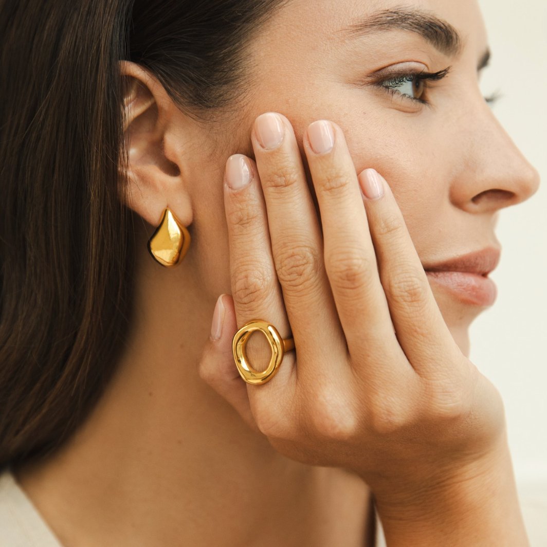 Vina Solid Gold Ring