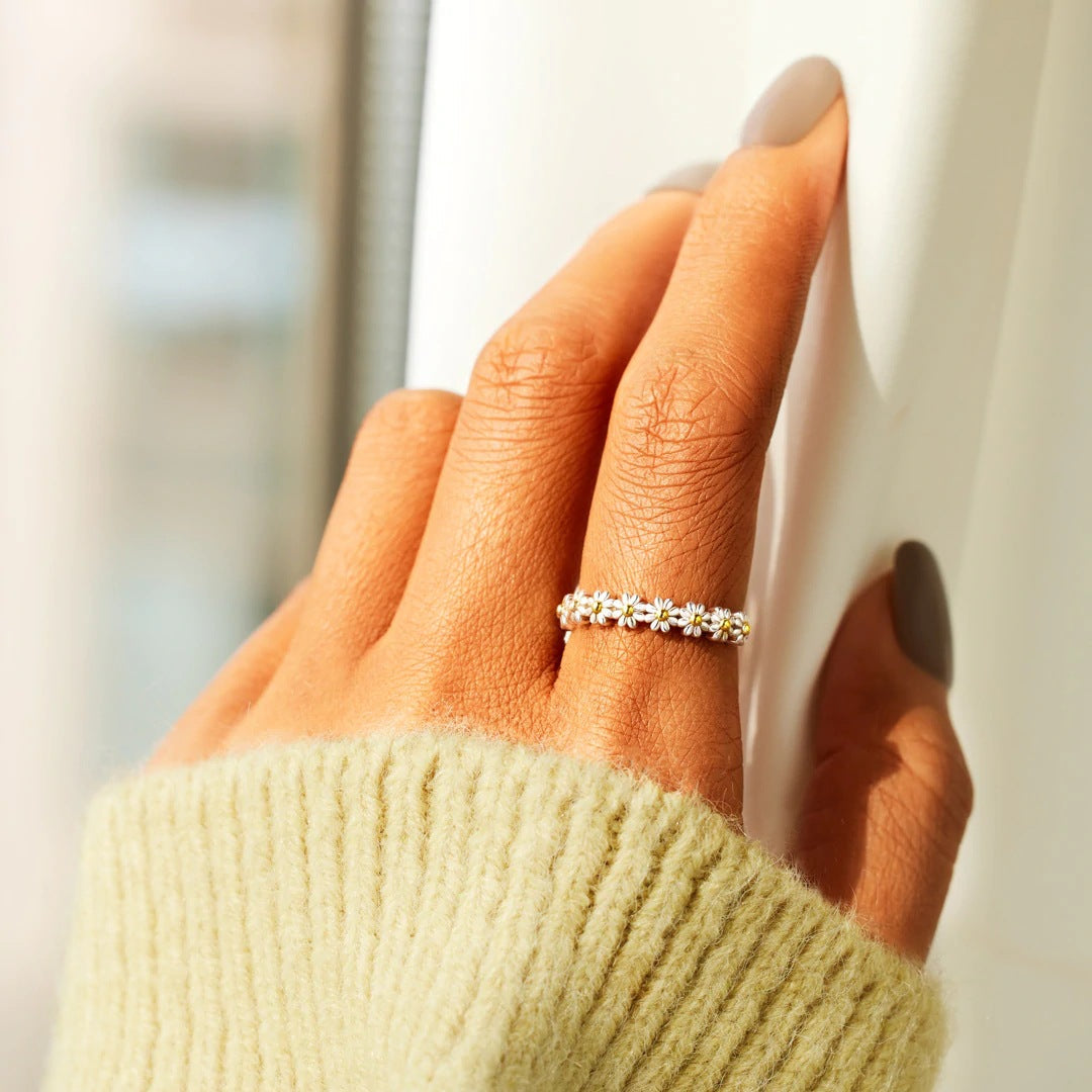 Nieves - Luxurious Flower Ring