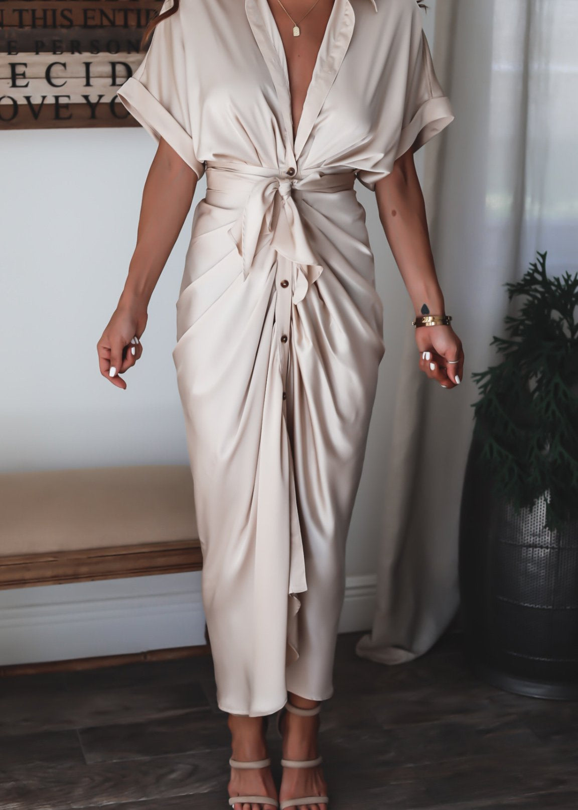 Jelline - The Essence of Modern Elegance