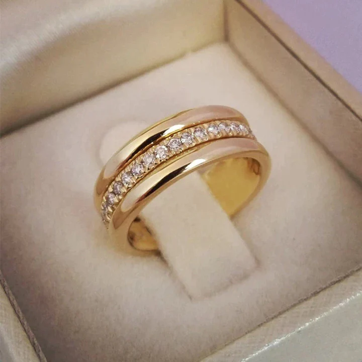 Juana - Vintage Ring with Set Zircon