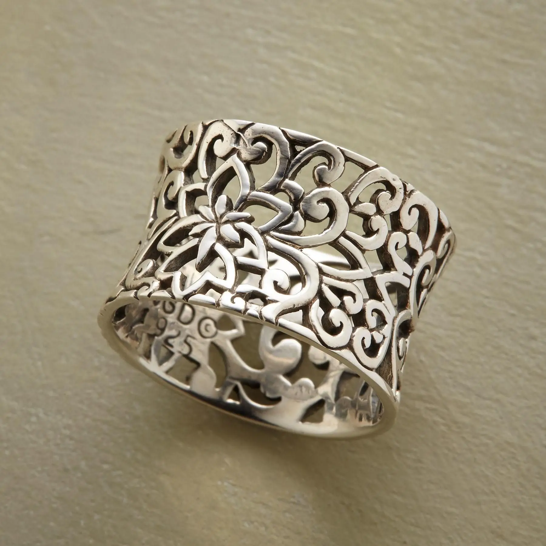 Carolina - Vintage Hollow Silver Ring