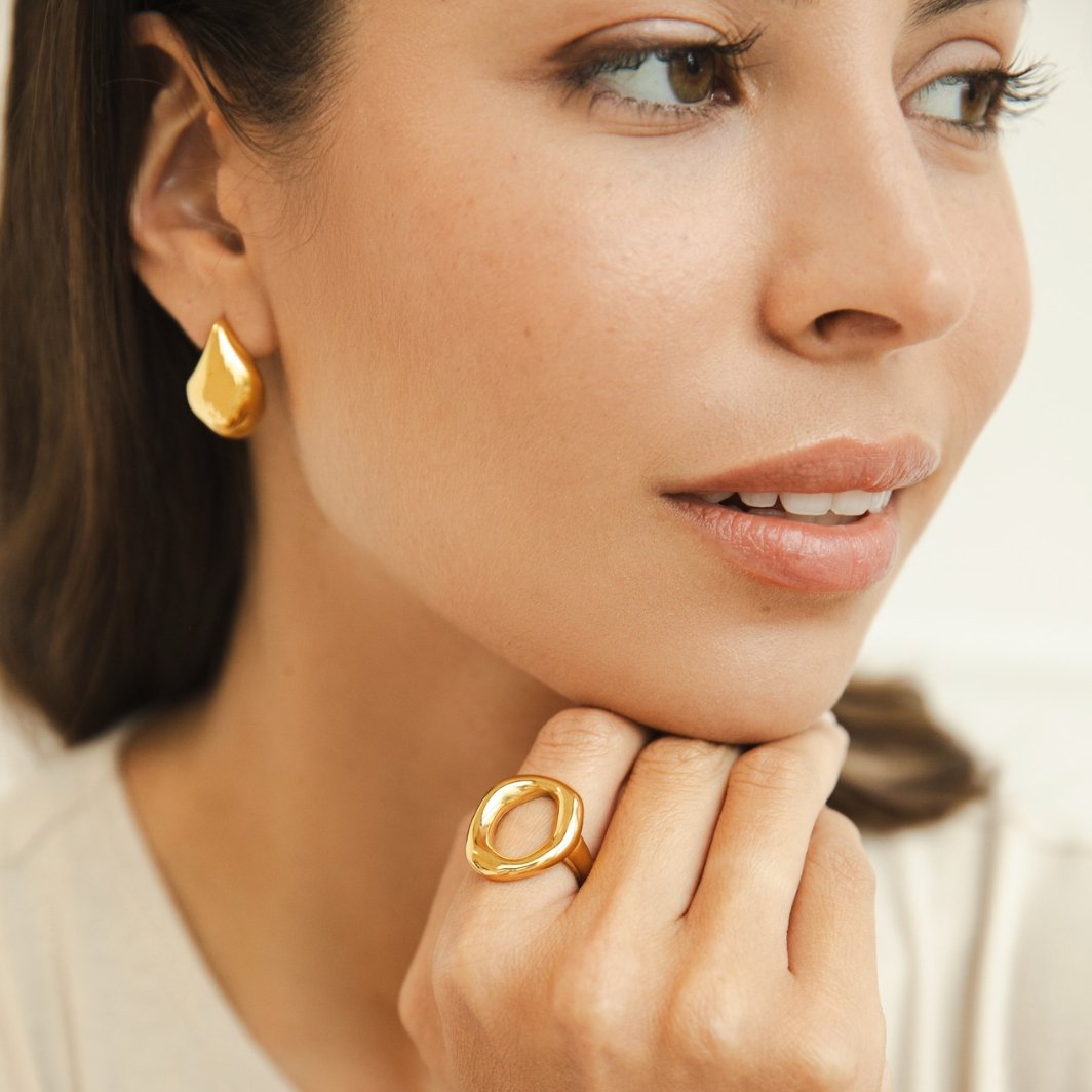 Vina Solid Gold Ring