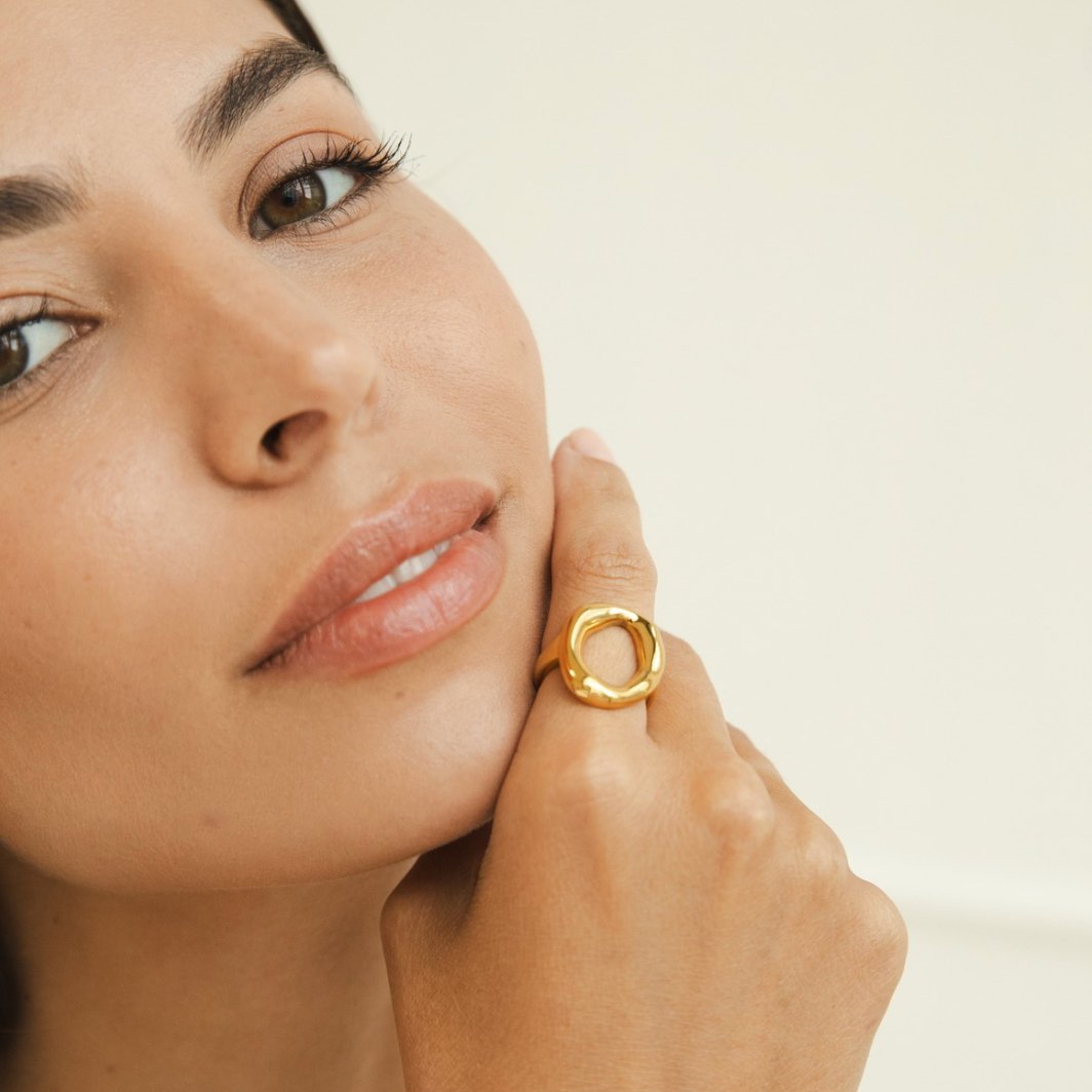 Vina Solid Gold Ring