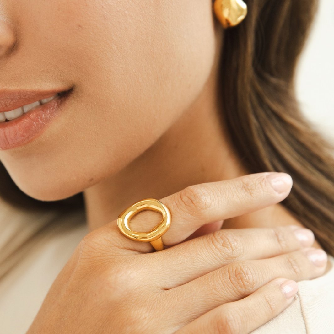 Vina Solid Gold Ring